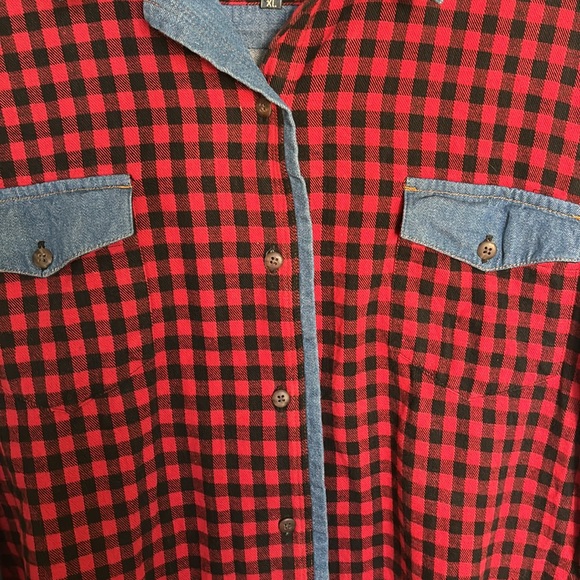 WOOLRICH XL Women’s denim shirt with red and black buffalo plaid. - Picture 2 of 7
